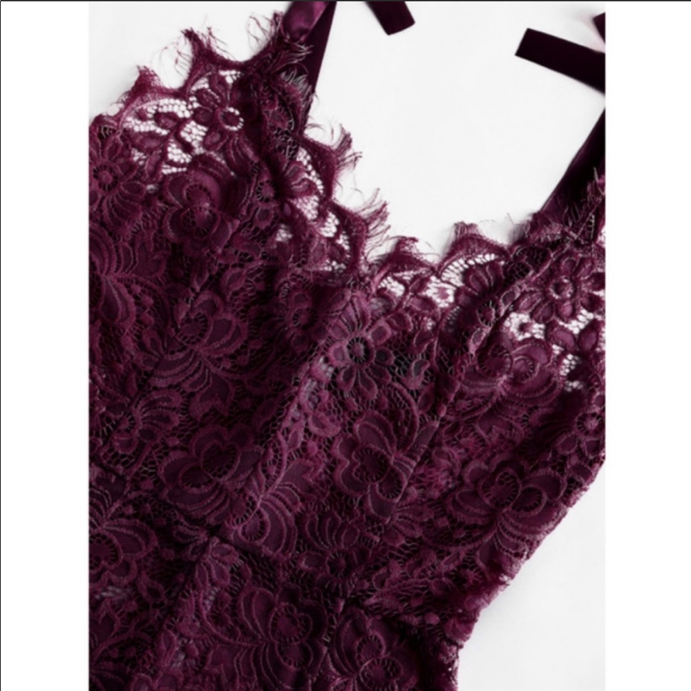 Pretty Little Thing Lace Bodysuit - Picture 5 of 5